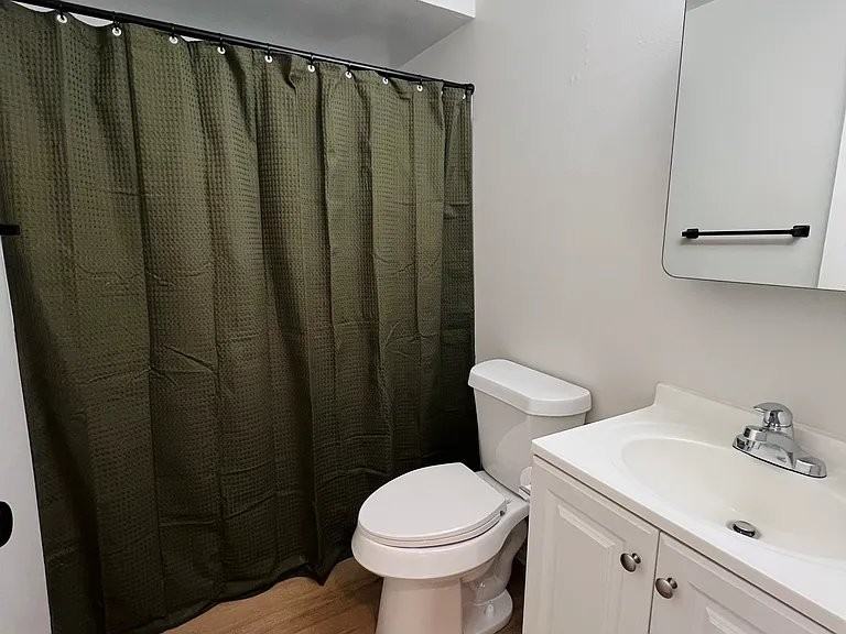 555 E Mahan Ave - Photo 7 of 17