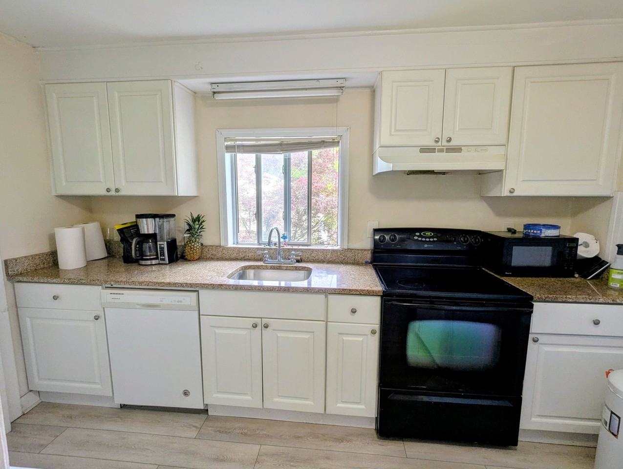 182 Washington St #B1 - Photo 2 of 8