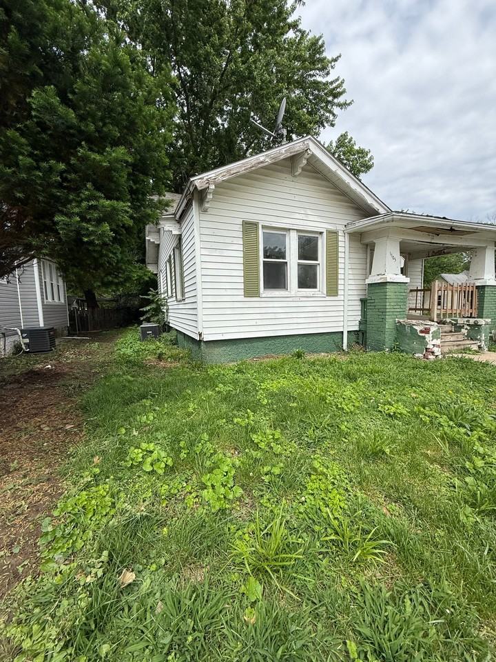 1105 S Jasper St - Photo 2 of 20