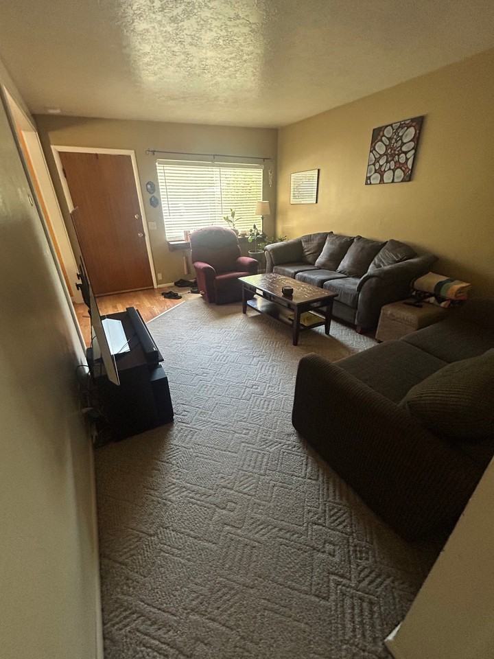 1028 E Mckinley St #B - Photo 5 of 16