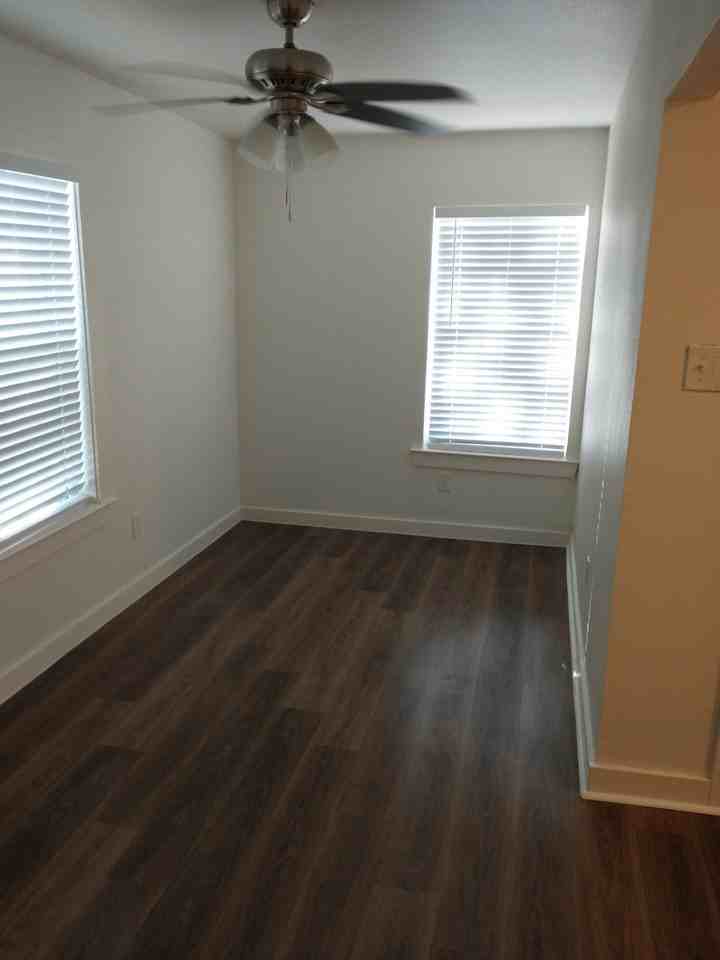 614 Barberry St #101 - Photo 6 of 8