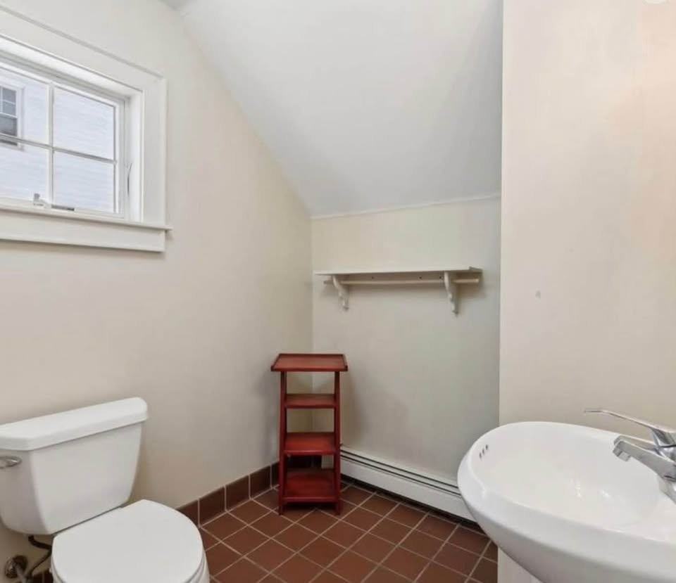 100 Hardy Rd - Photo 4 of 6