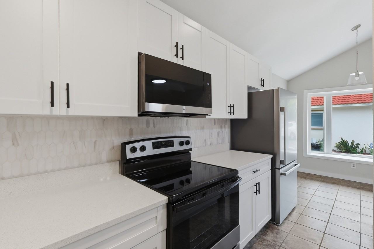 3751 Mackenzie Ct - Photo 4 of 16