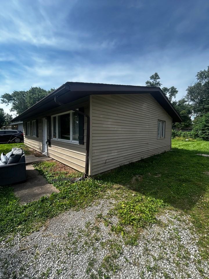 13 Drexel Dr - Photo 4 of 20