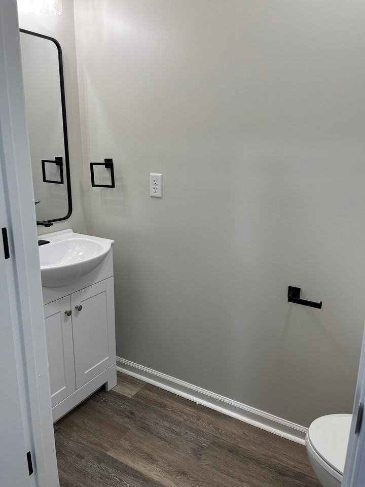 42 Hollins Mill Rd - Photo 3 of 15