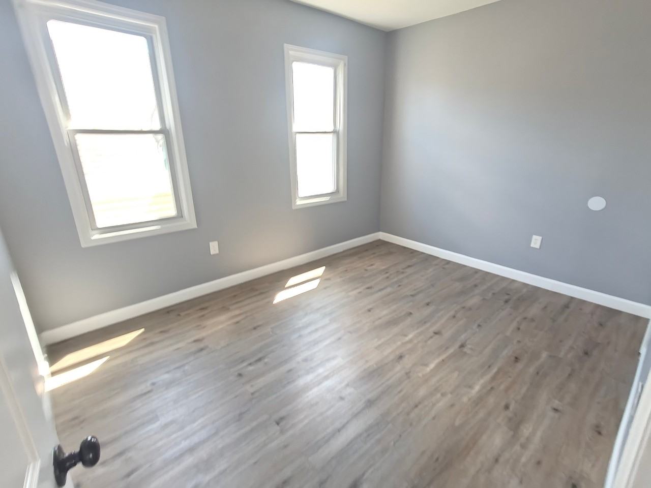 13 Graham Ave #5 - Photo 3 of 8