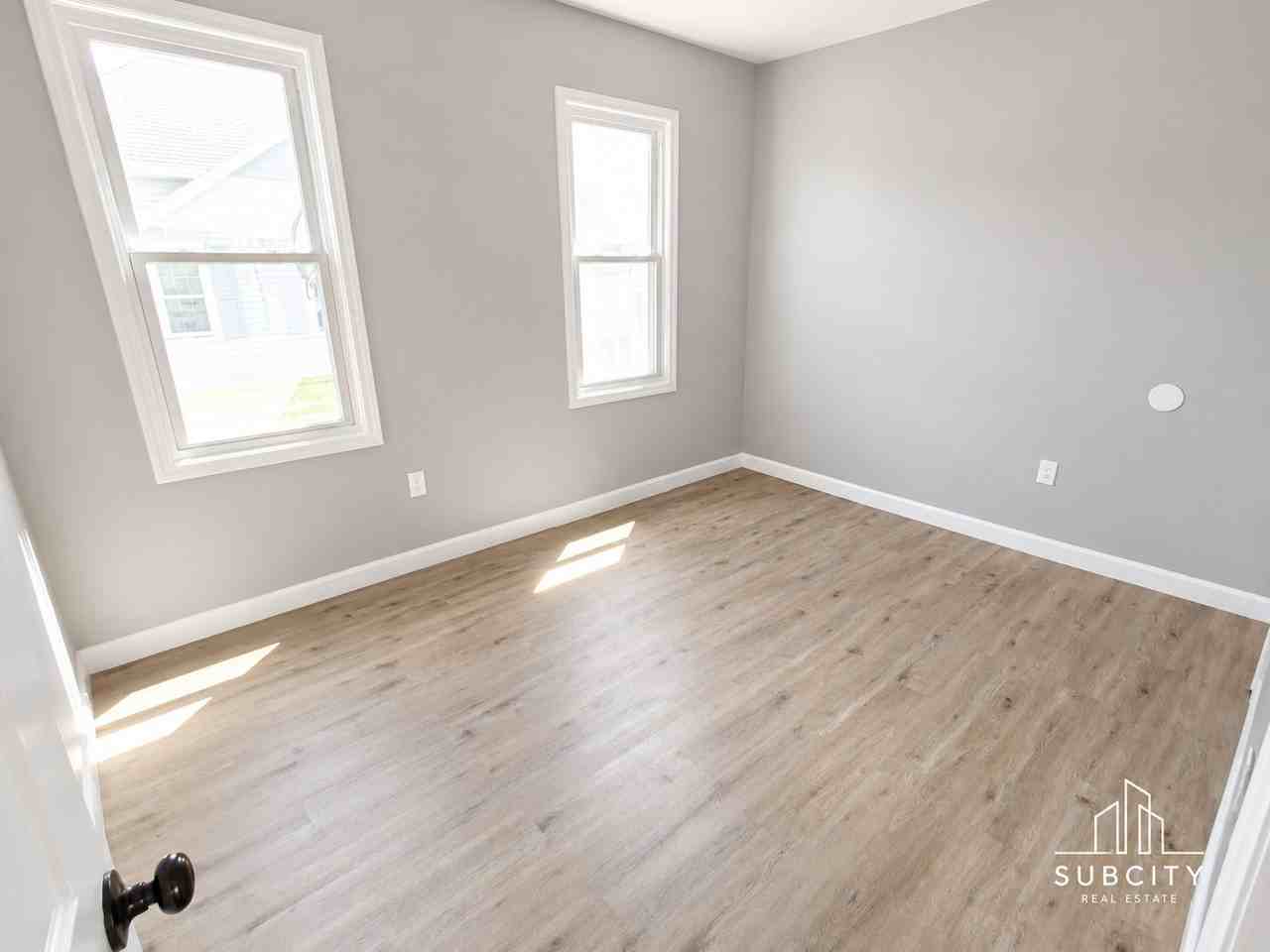 13 Graham Ave #5 - Photo 4 of 8