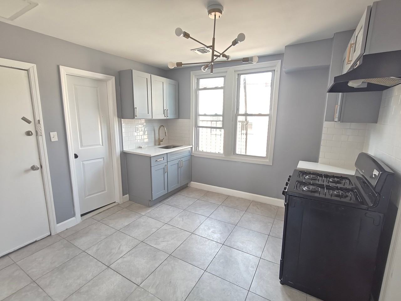13 Graham Ave #5 - Photo 7 of 8