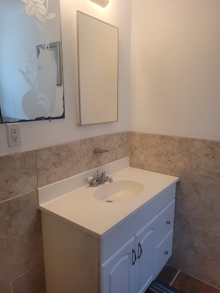 213 N Helena St - Photo 7 of 9
