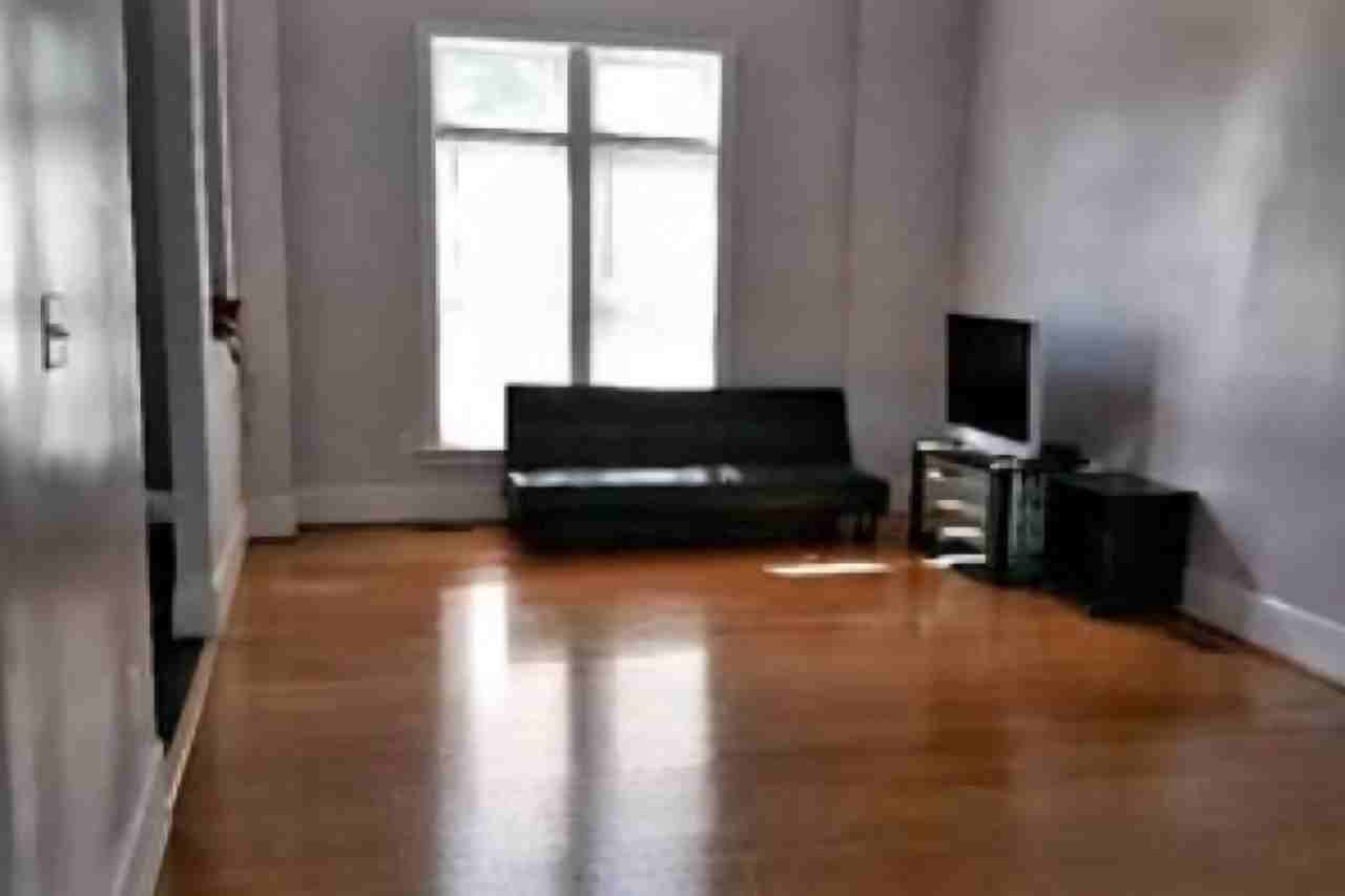 411 S Harrison St - Photo 3 of 5