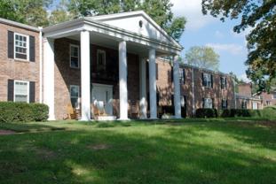 611 E Mountcastle Dr - Photo 1 of 1