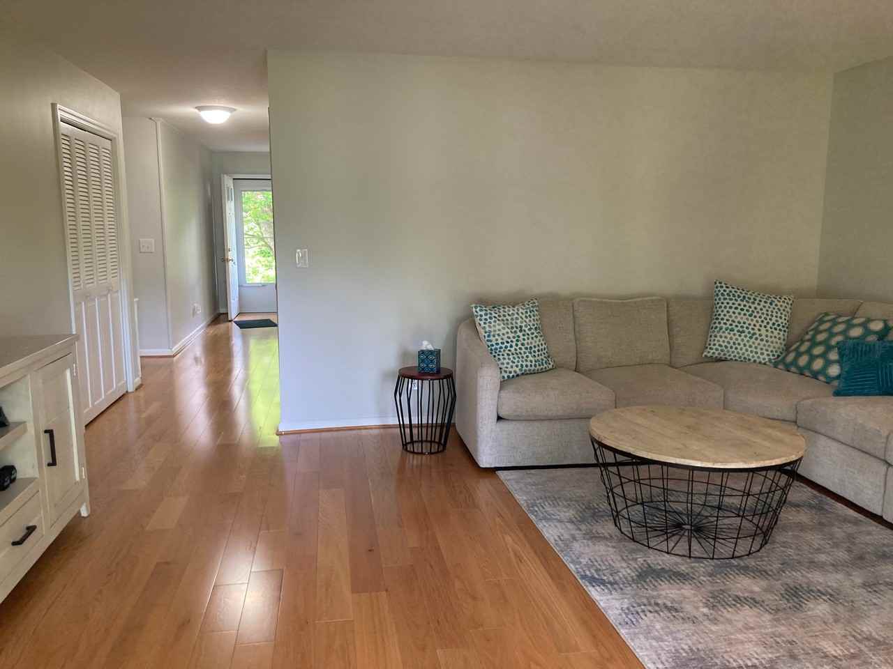 611 E Mountcastle Dr - Photo 5 of 17