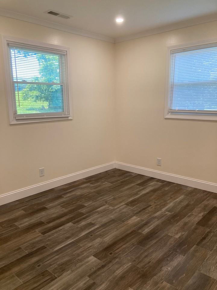 569 Summitt Dr - Photo 6 of 11