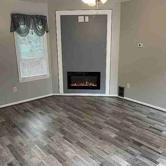745 Sidney St - Photo 4 of 20
