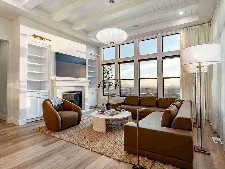 886 S Winter Ln - Photo 2 of 20