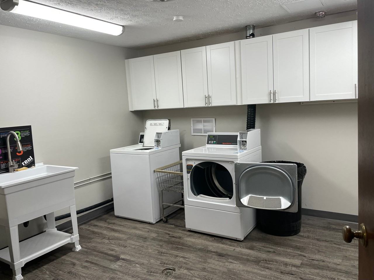 201 Rose Lane St Sw #205 - Photo 4 of 16
