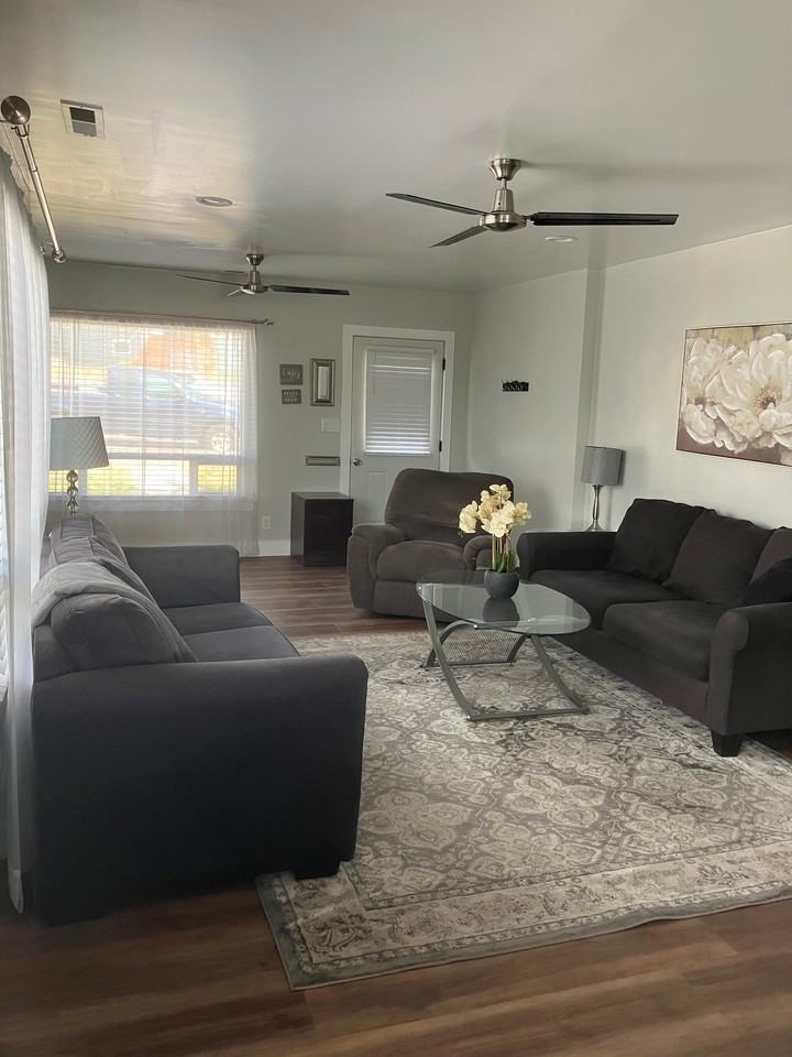 62 Pine St - Photo 2 of 10