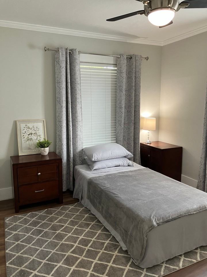 62 Pine St - Photo 7 of 10