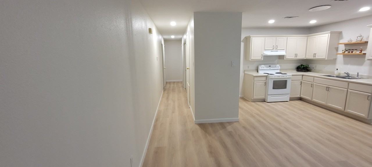 4915 Fortuna Pl - Photo 4 of 11
