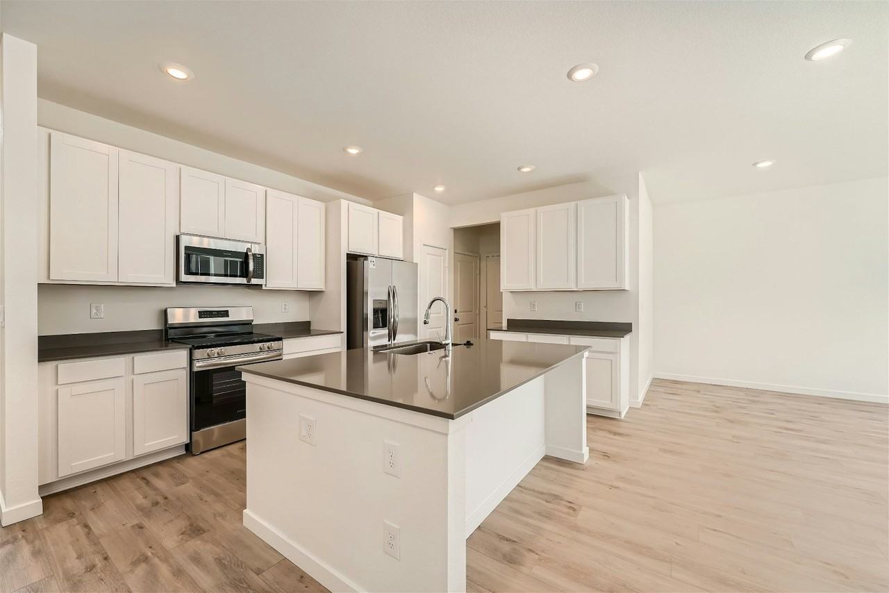 9043 Winding Glen Lane - Photo 5 of 30