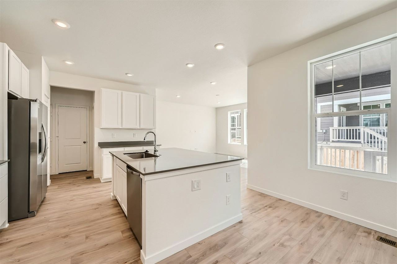 9043 Winding Glen Lane - Photo 6 of 30