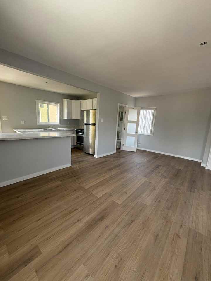 7944 Comstock Avenue, Unit C - Photo 5 of 9
