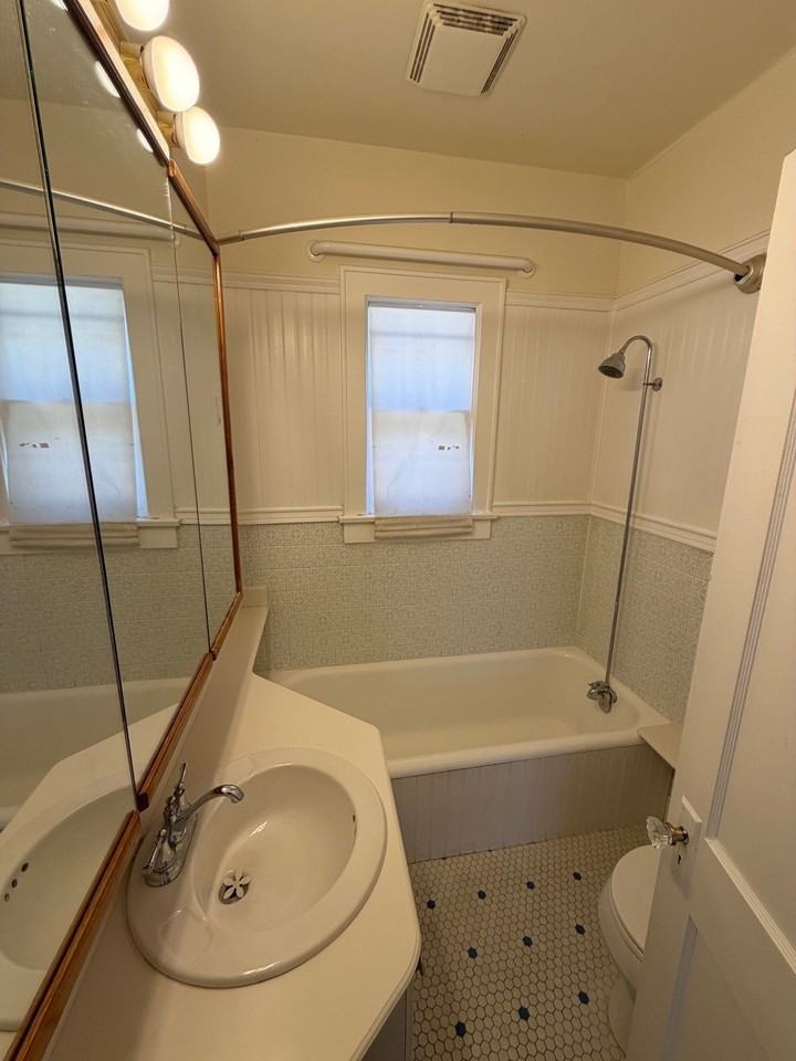 678 S Race St - Photo 6 of 13