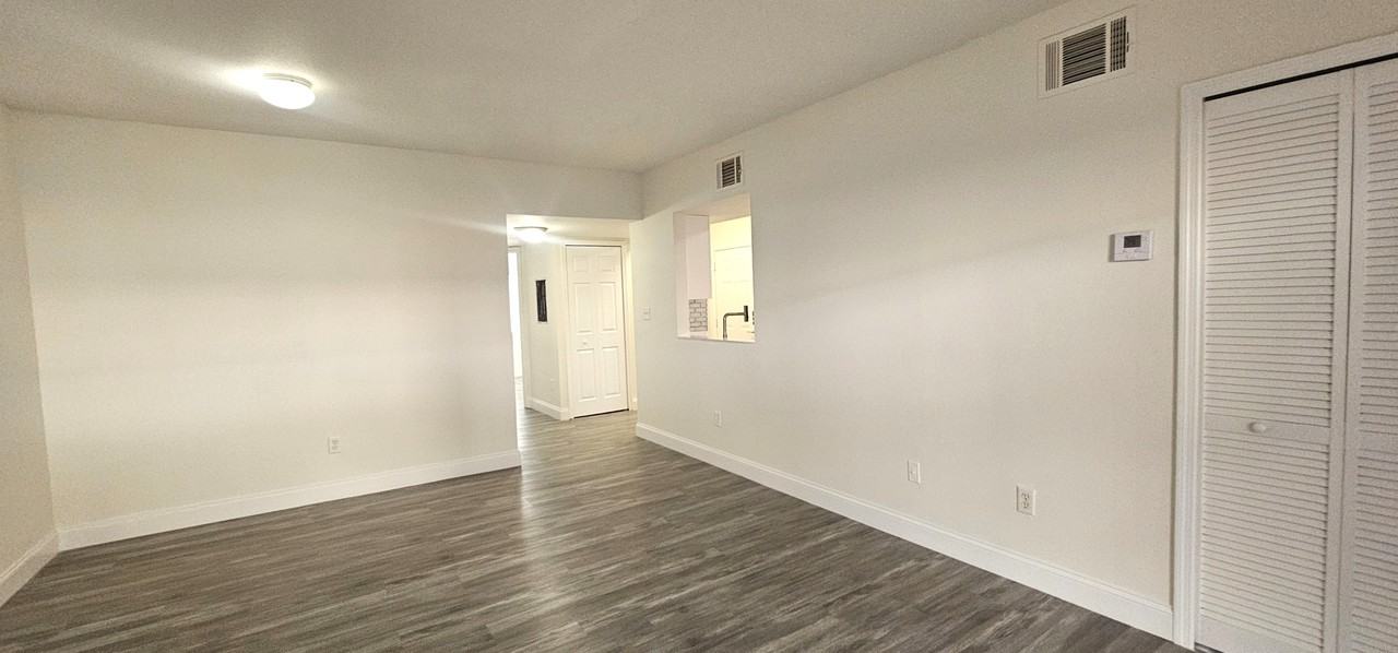 521 Villa Del Sol Cir #1 - Photo 3 of 18
