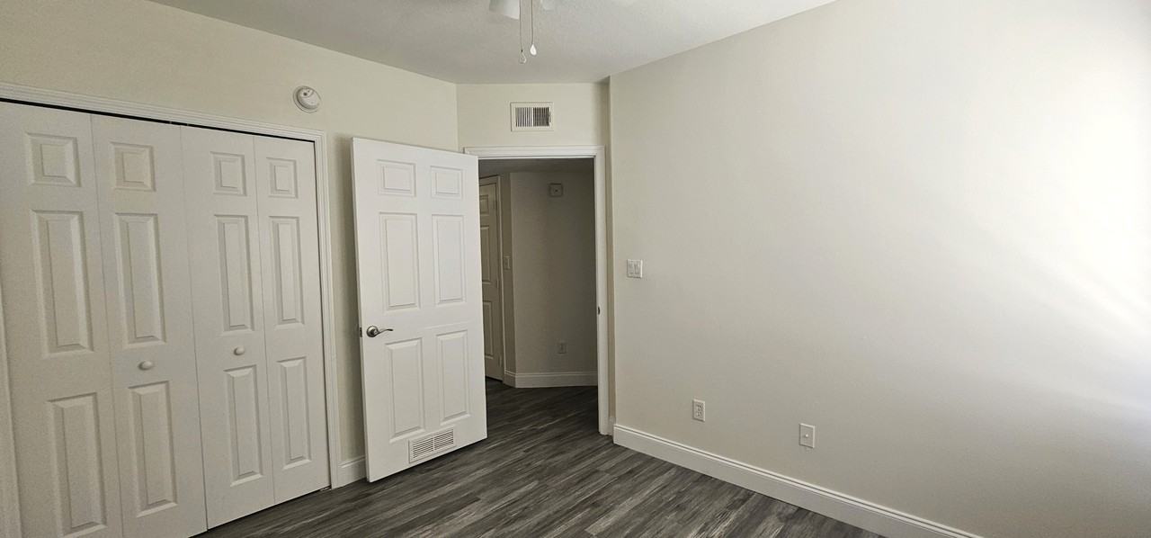 521 Villa Del Sol Cir #1 - Photo 7 of 18