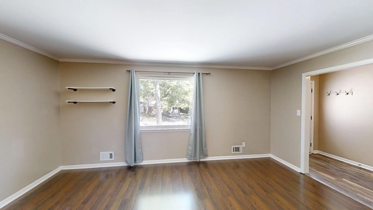 321 Oak Lake Dr #1 - Photo 3 of 27