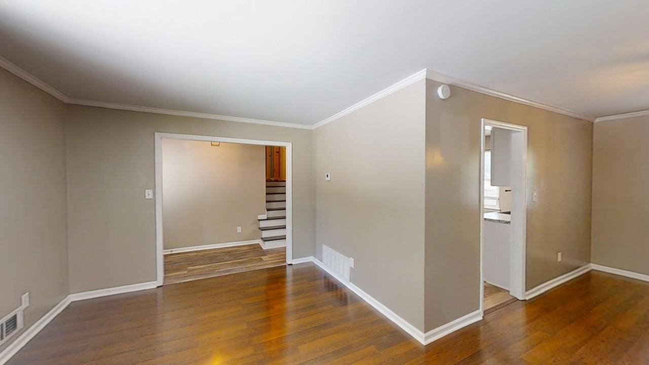321 Oak Lake Dr #1 - Photo 5 of 27