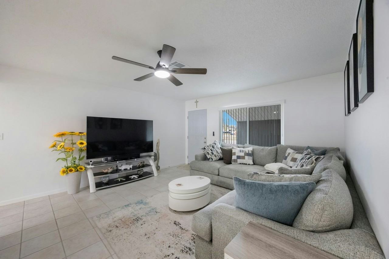 8214 Denise Drive - Photo 4 of 34