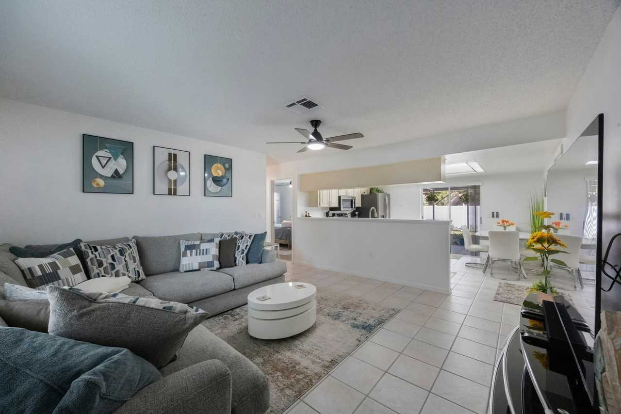 8214 Denise Drive - Photo 5 of 34