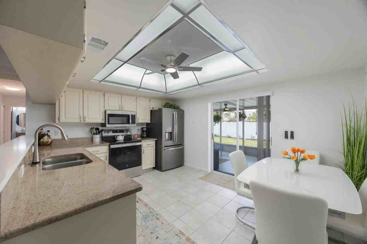 8214 Denise Drive - Photo 7 of 34