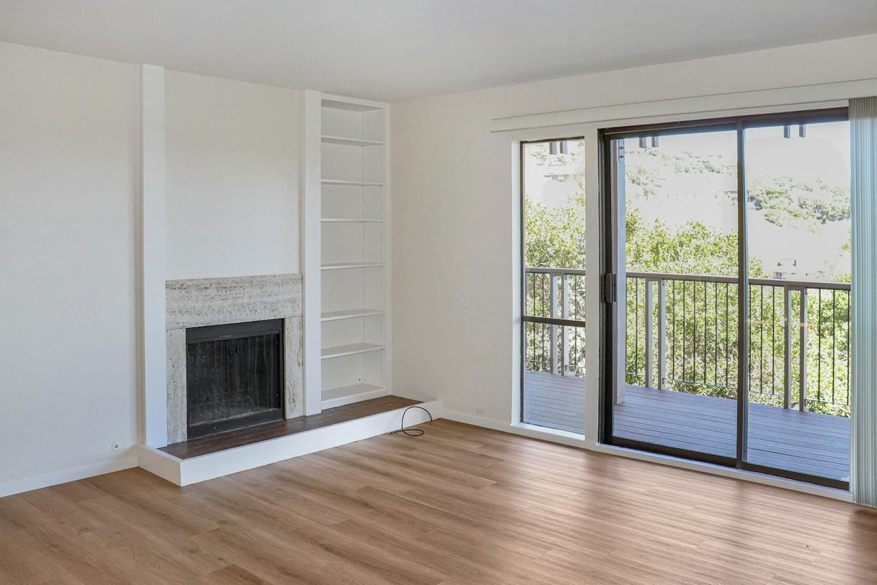 40 Harbor Oak Drive, Unit 14 - Photo 3 of 8