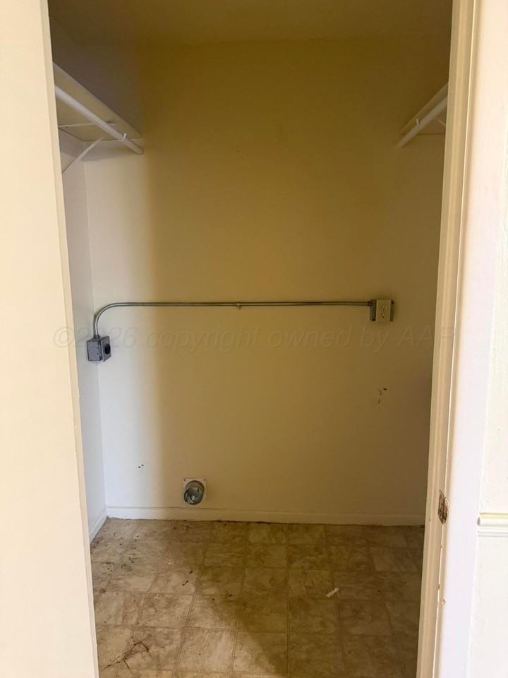 3200 Villa Pl - Photo 4 of 15