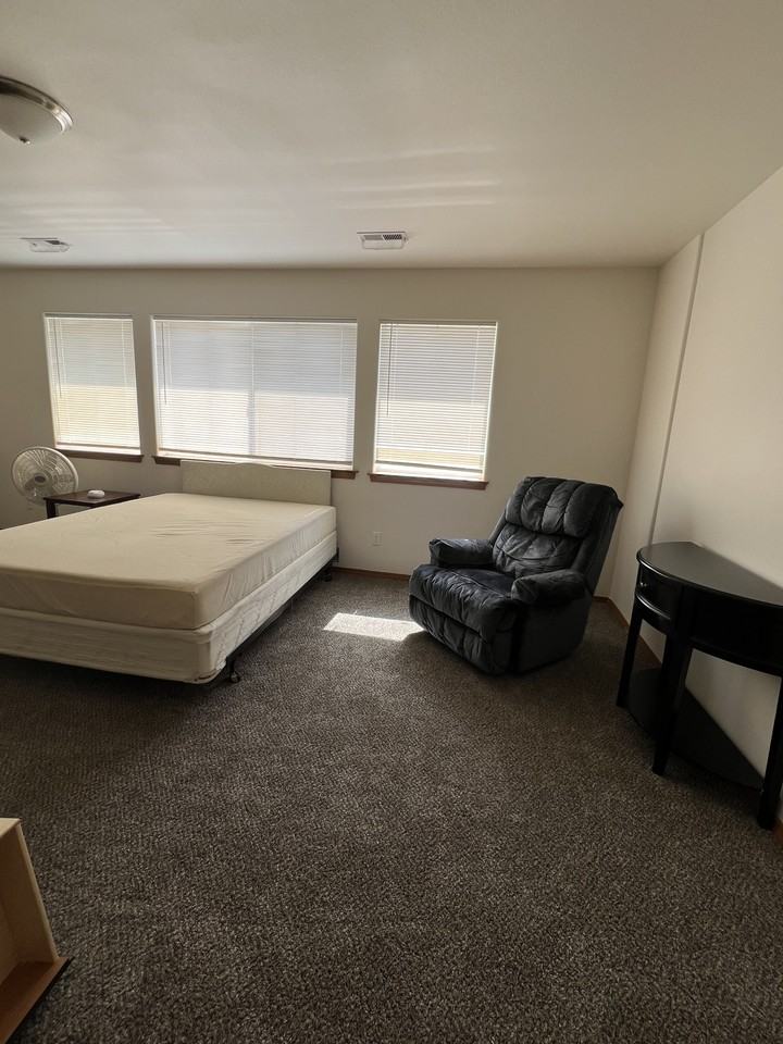 1310 S Skyline Dr #C - Photo 4 of 24