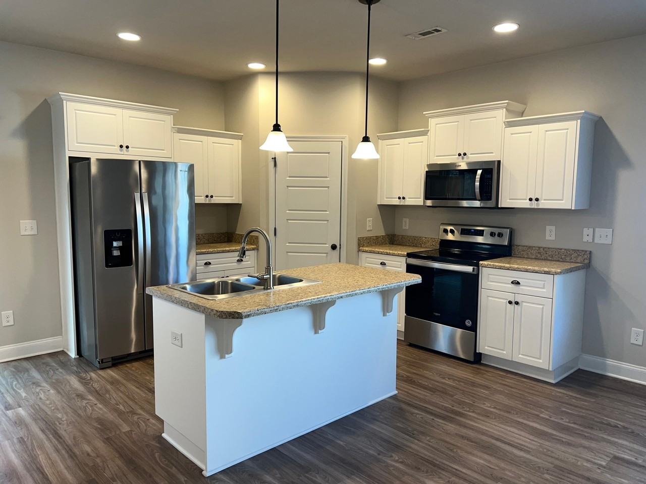 187 Bay Meadows Dr Sw - Photo 5 of 23