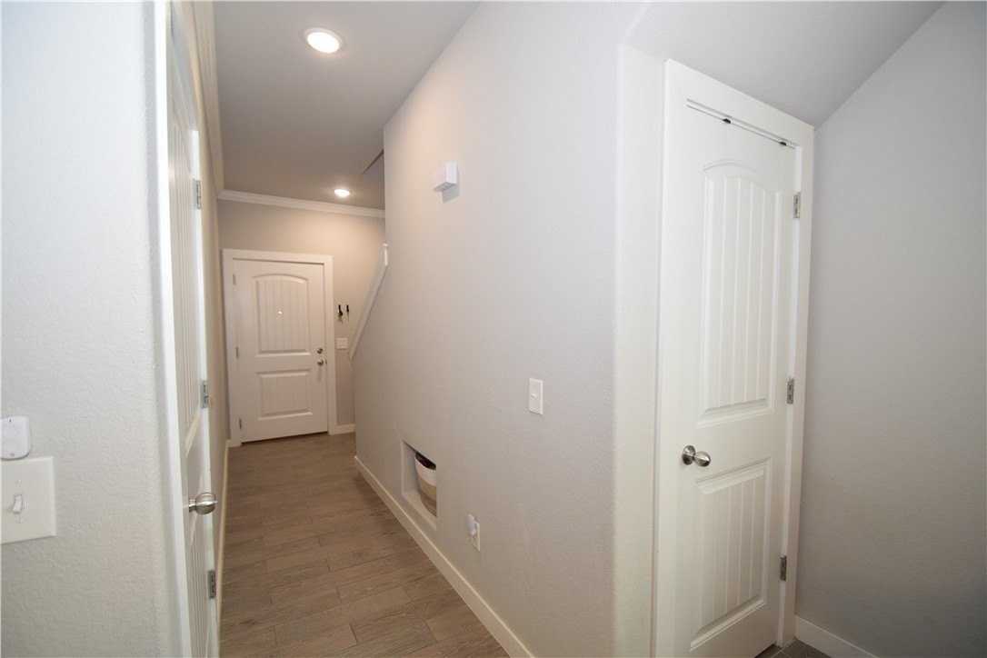 1520 Sandpiper St - Photo 3 of 20