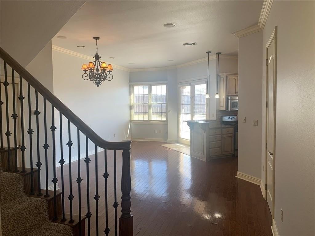 2645 S Everest Ave - Photo 4 of 11
