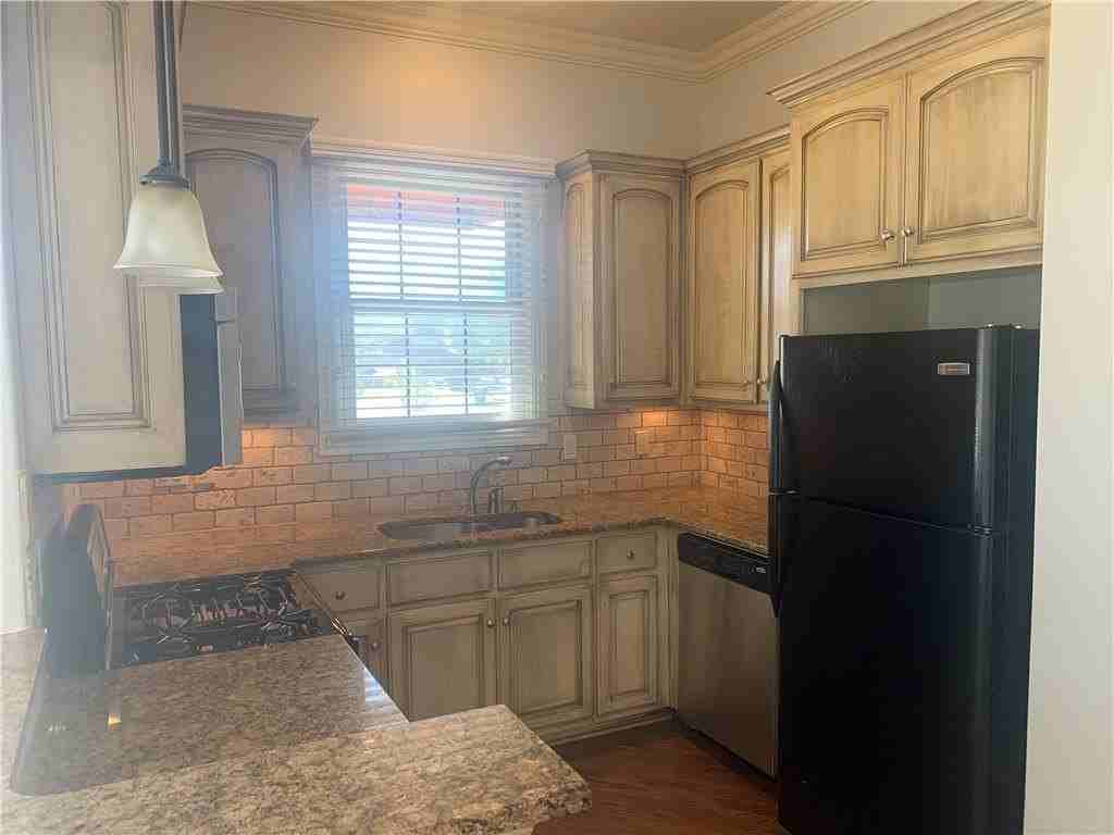 2645 S Everest Ave - Photo 5 of 11
