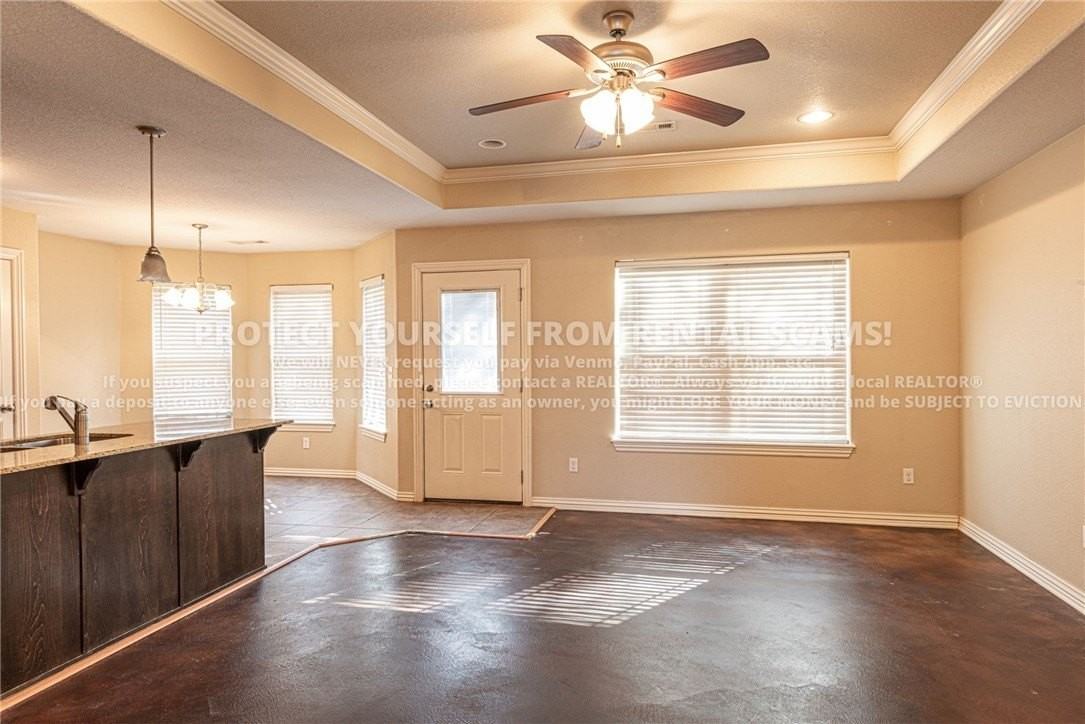 159 E Madrid St - Photo 3 of 13