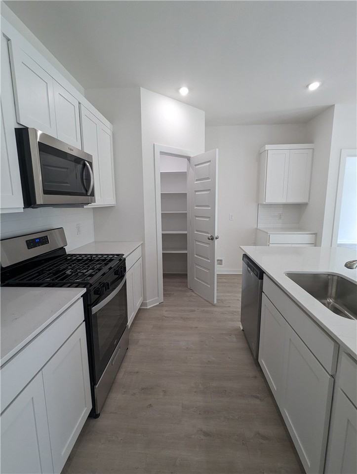 2734 N Snowball Dr - Photo 4 of 11