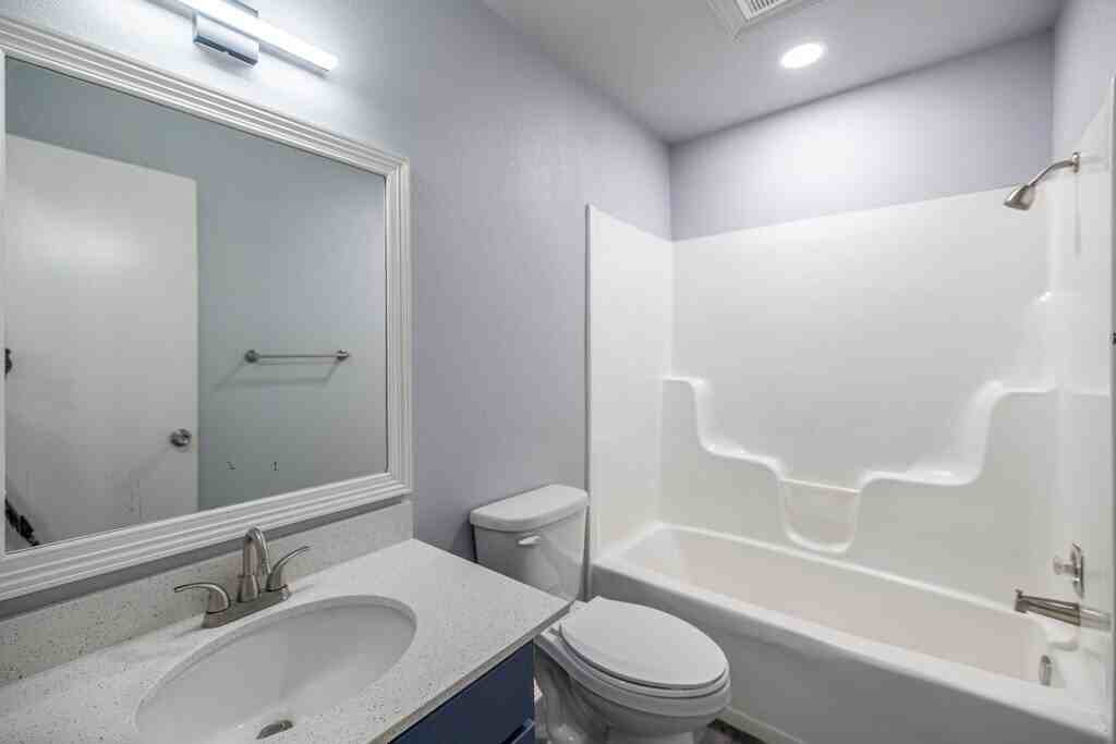 1701 N Lewis Ave #15 - Photo 7 of 16