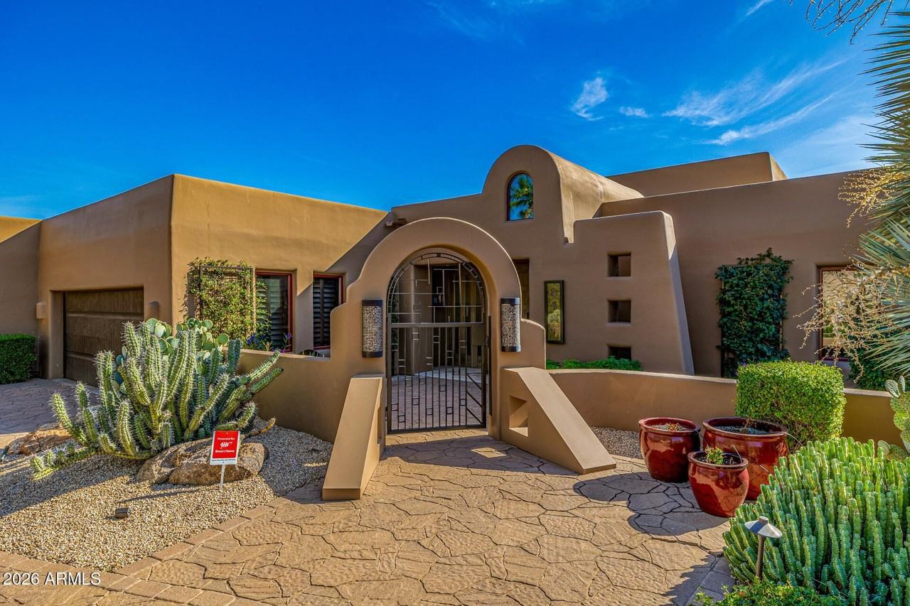 8406 E Calle Buena Vis - Photo 3 of 50
