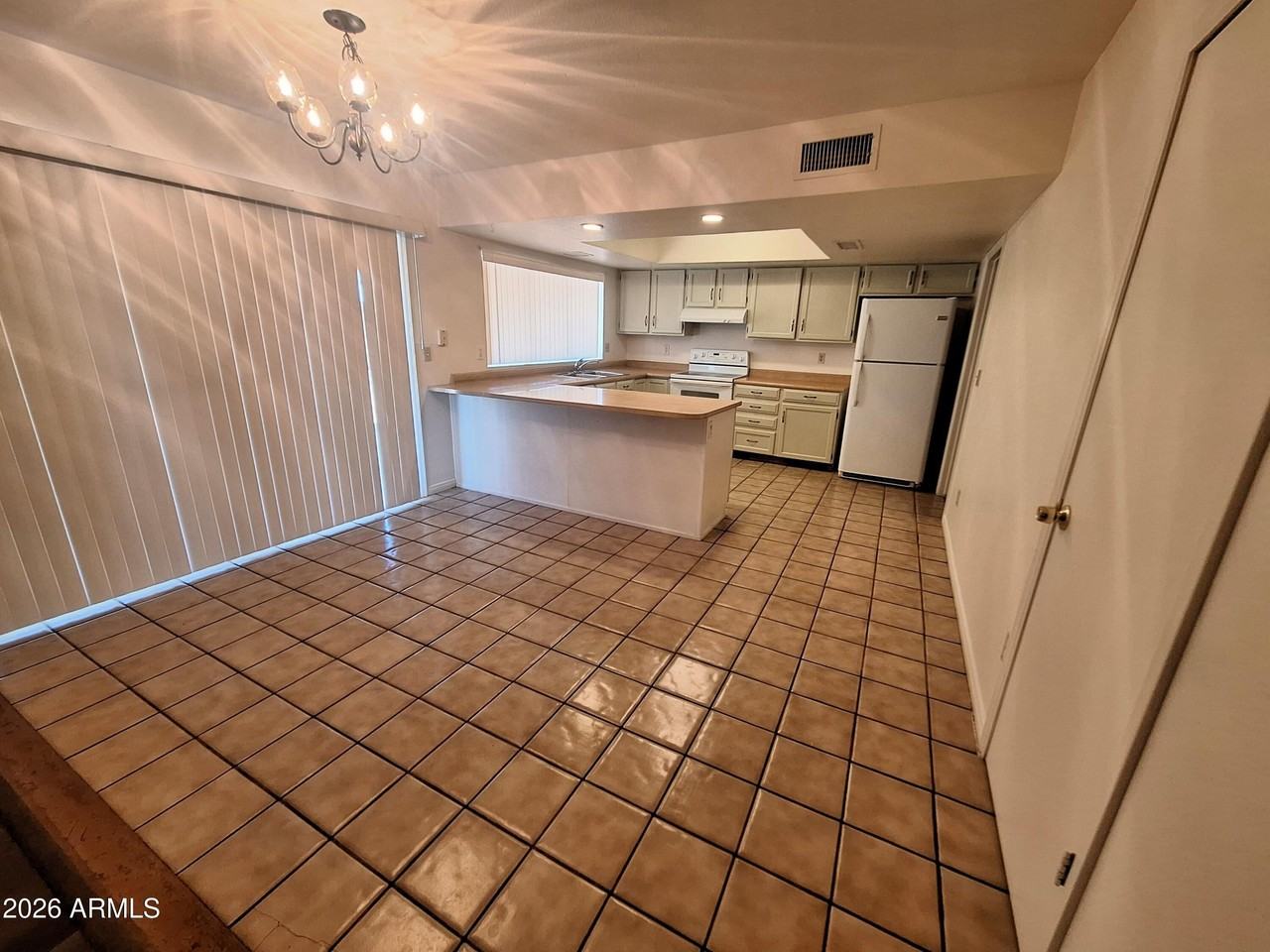 4142 W Sunnyside Ave - Photo 4 of 28