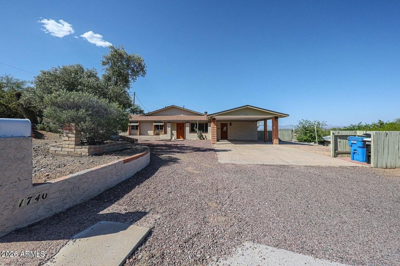 1740 E Camino Del Santo - Photo 3 of 33