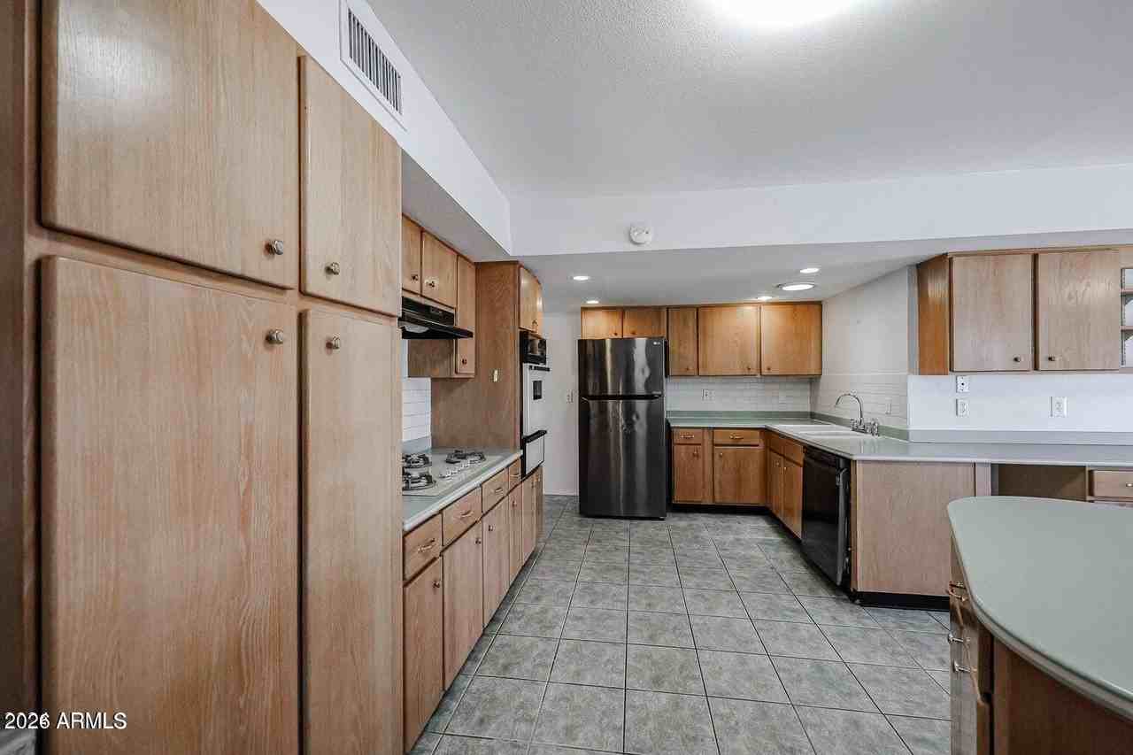 1740 E Camino Del Santo - Photo 7 of 33