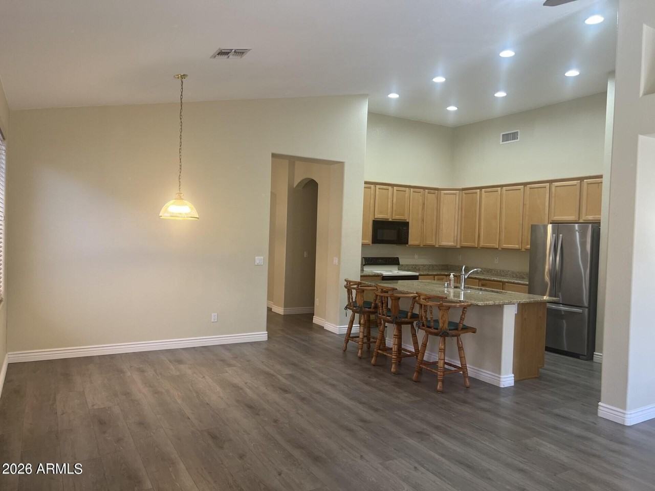 7033 W Irma Ln - Photo 5 of 23