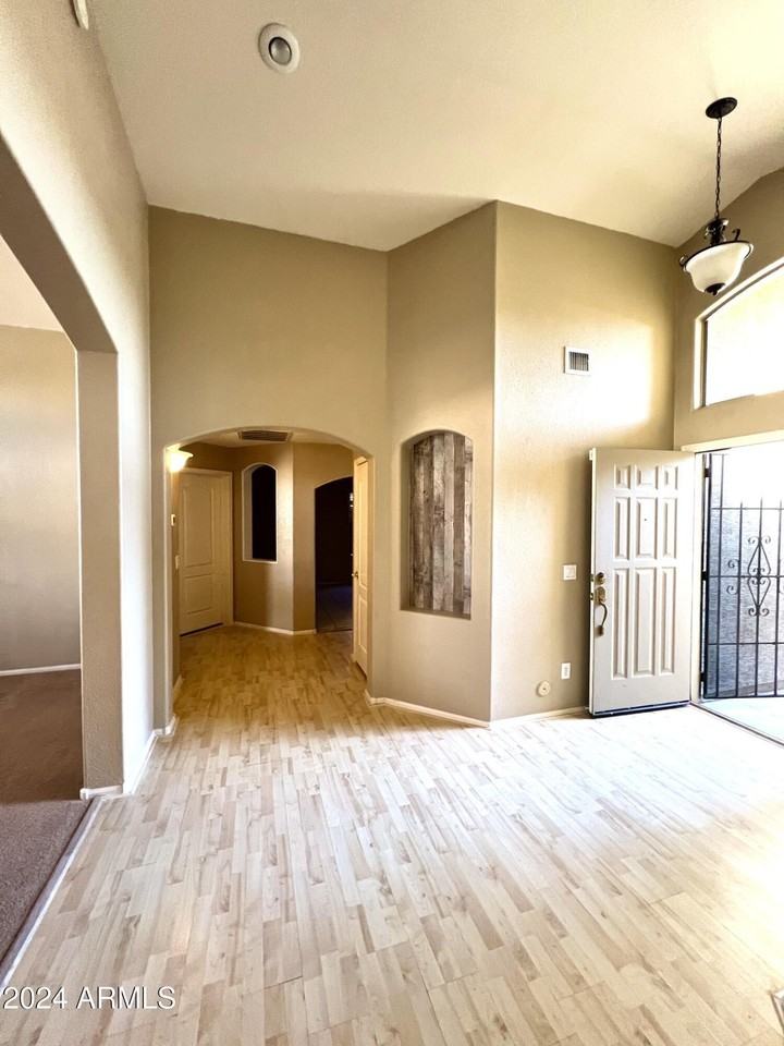 11210 E Pronghorn Ave - Photo 3 of 26